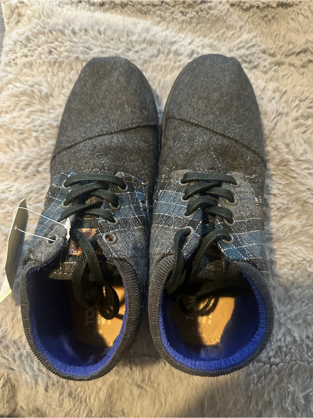 No Casual Lace-Up Shoes in Dark Gray with Blue Accent